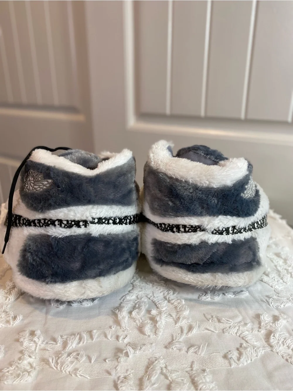 Nike Plush Fuzzy Slipper Boots - White & Charcoal Gray
